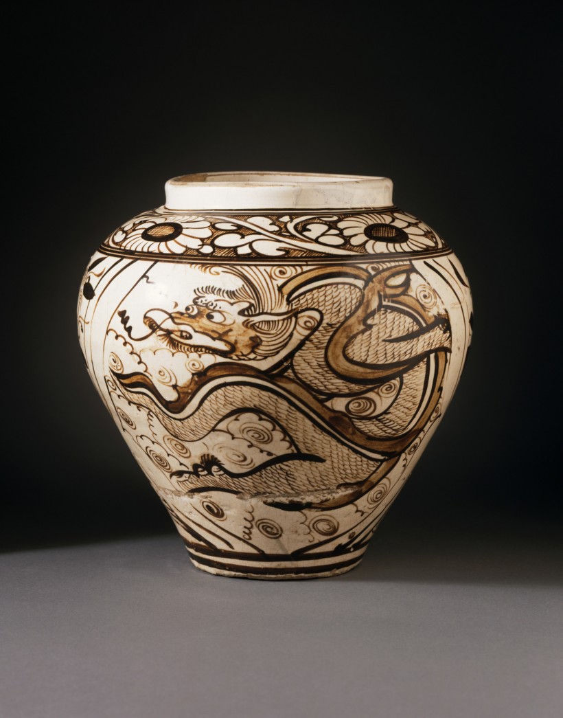 mage: Jar (Ping) with Dragon and Clouds, Yuan dynasty, 1279–1368, Los Angeles County Museum of Art, purchased with funds provided by Jack G. Kuhrts, photo © Museum Associates/LACMA.
