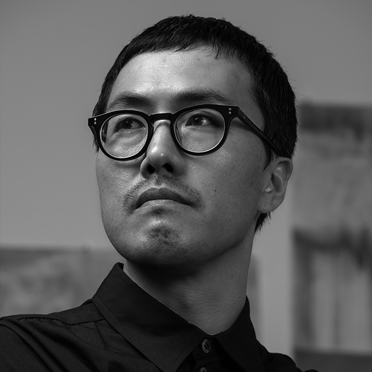 Headshot of artist Kang Seung Lee