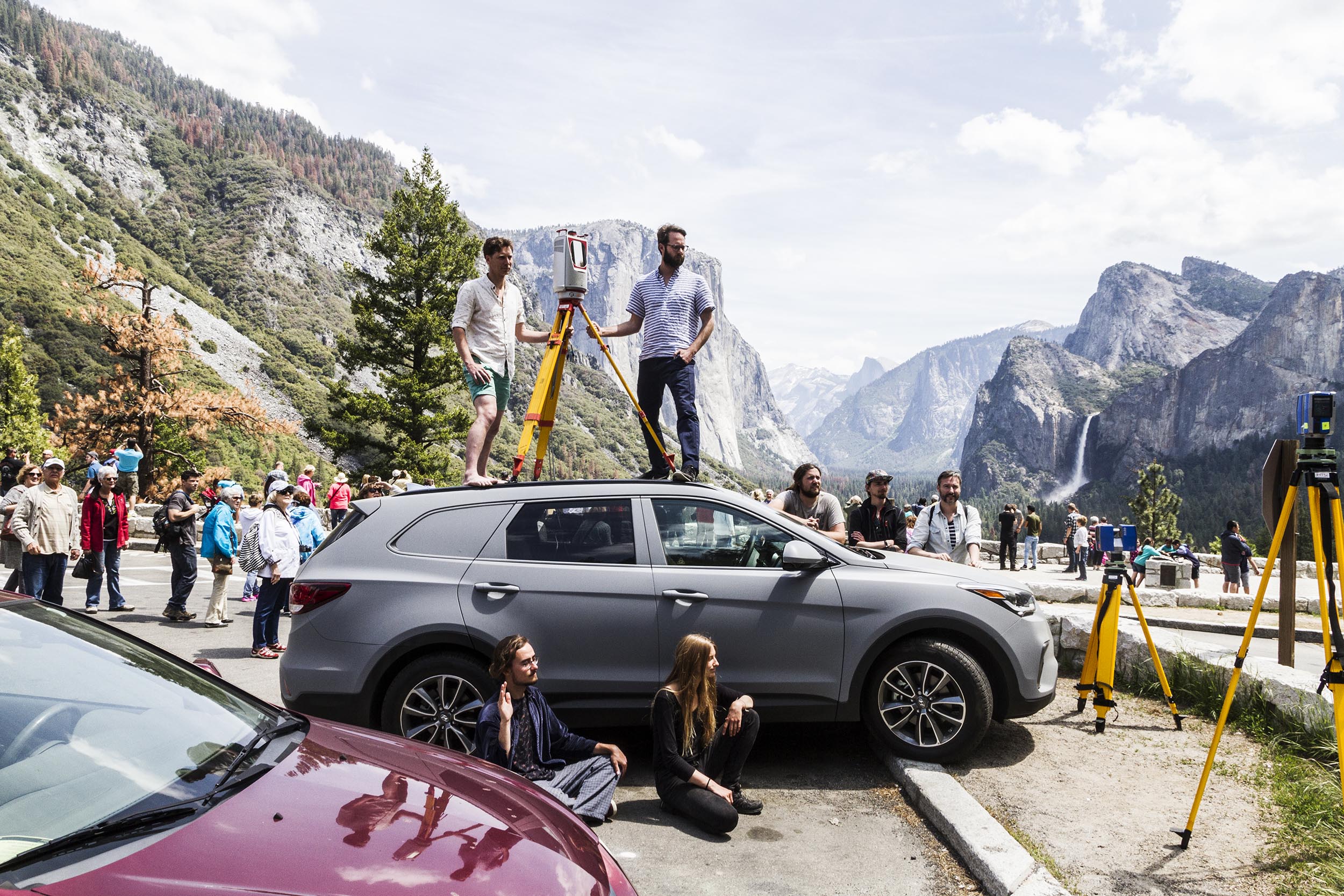 The ScanLAB team and their expedition vehicle at Tunnel View, Yosemite, © ScanLAB Projects