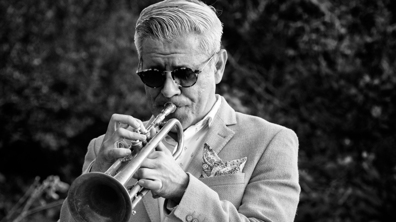 Photo of Gil Castellanos by Lev Tsimring