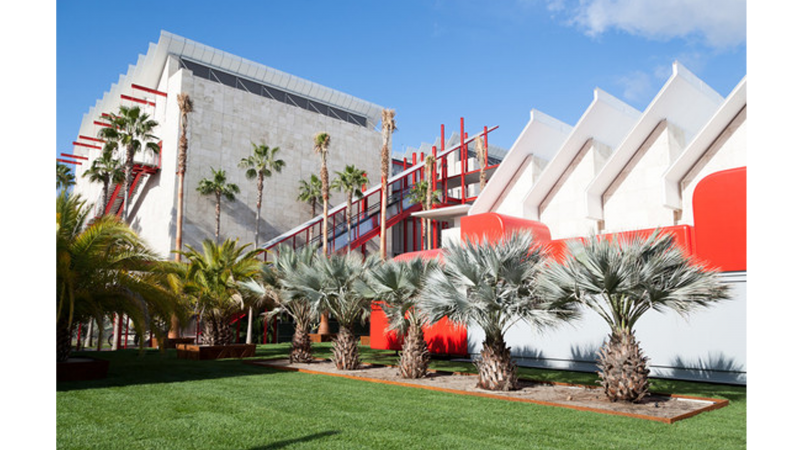 Exterior of the Los Angeles County Museum of Art, photo © Museum Associates/LACMA