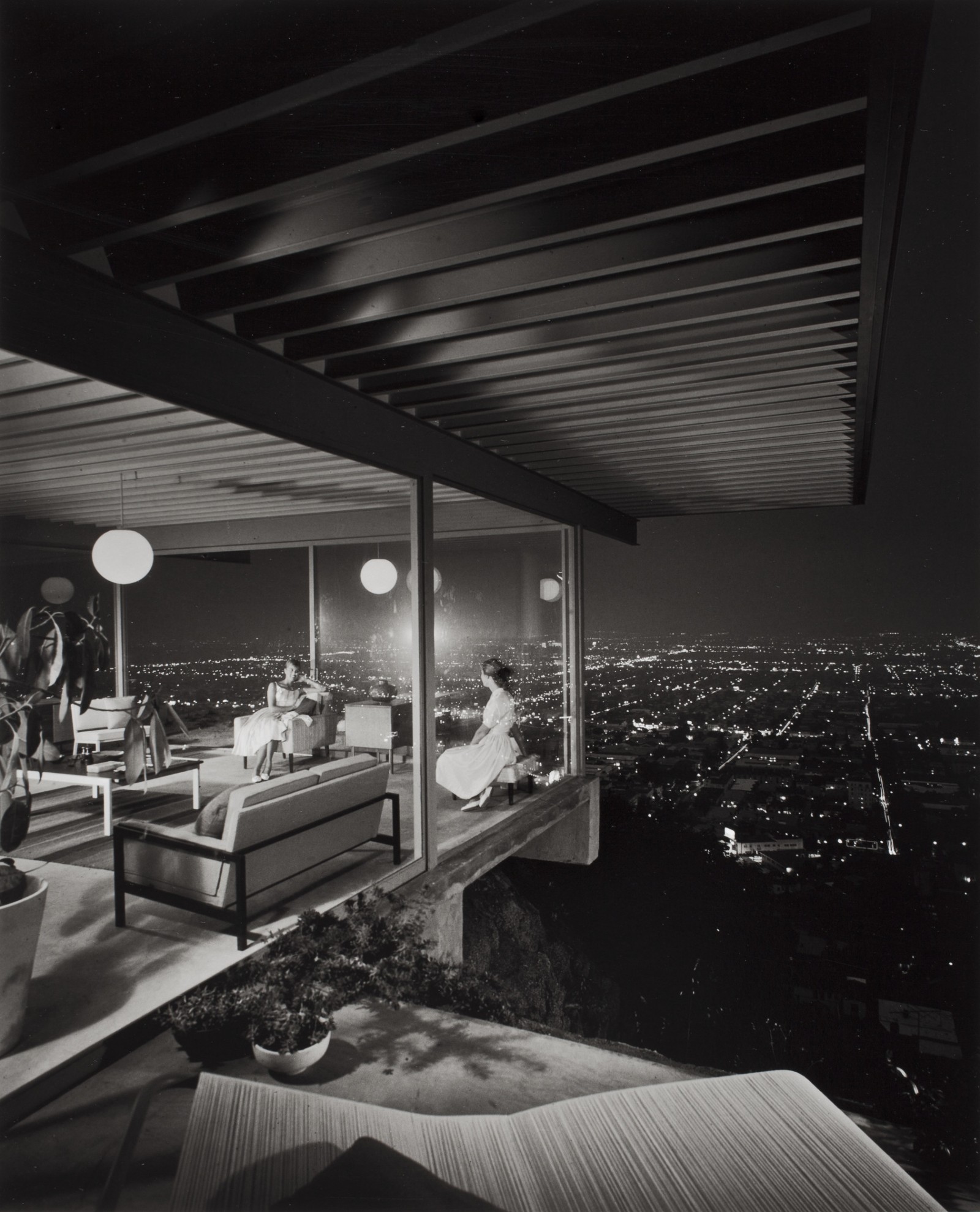 Image: Julius Shulman (1910–2009), photographer, Pierre Koenig, architect, Stahl House (Case Study House #22), Los Angeles, 1960